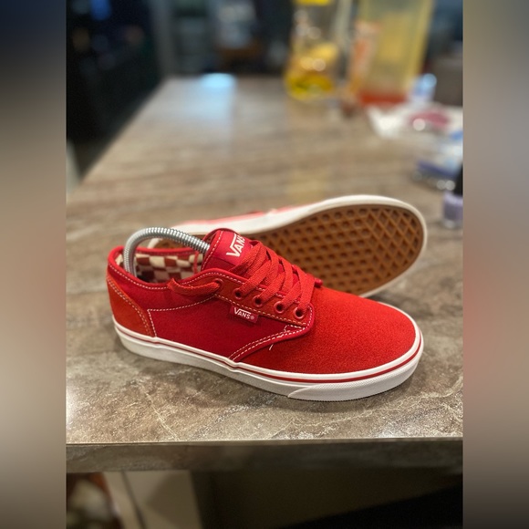 Red classic vans - Picture 3 of 9